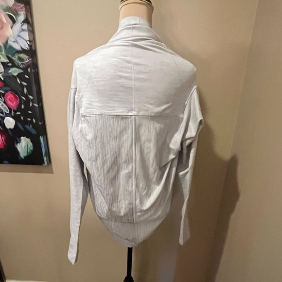 Zyia Active Lt Grey Yoga Shawl Wrap Hooded Top stretch performance, size M - Picture 5 of 6